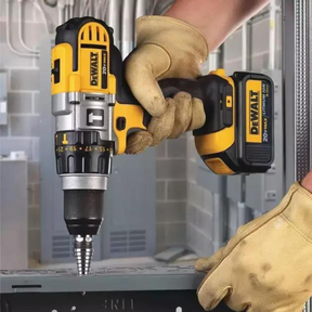 KIT DEWALT: TALADRO DE ALTO IMPACTO + 26 ACCESORIOS + 2 BATERIAS - CIERRE DE LA TIENDA