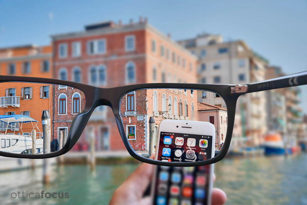 Lentes graduadas con tecnología de enfoque Enfoque Múltiple y graduación variable para cada ojo